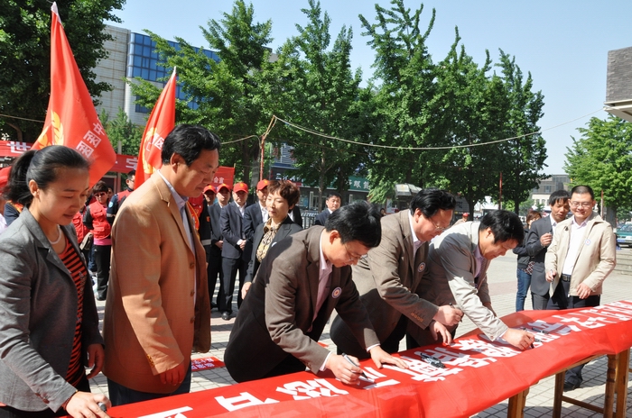 我院紅十字志愿者服務(wù)隊(duì)參加志愿服務(wù)活動(dòng)